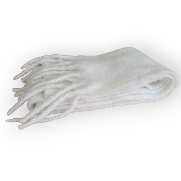 Anthropologie Maeve Fuzzy White 10-foot Scarf NWT - Picture 2 of 8